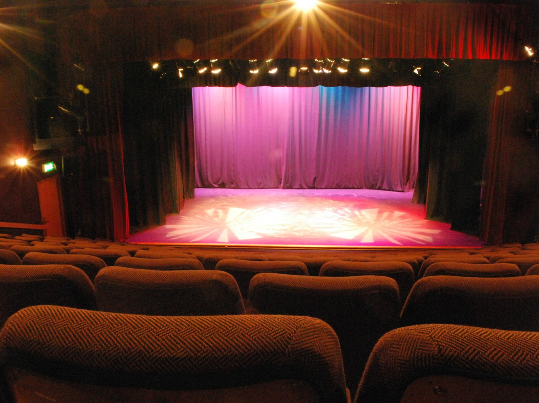 Backstage Theatre-Longford必去景点