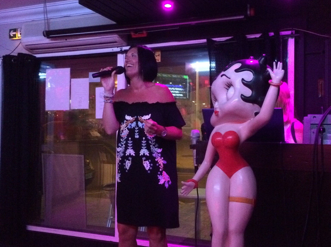 Betty Boops Show Bar-提亚必去景点