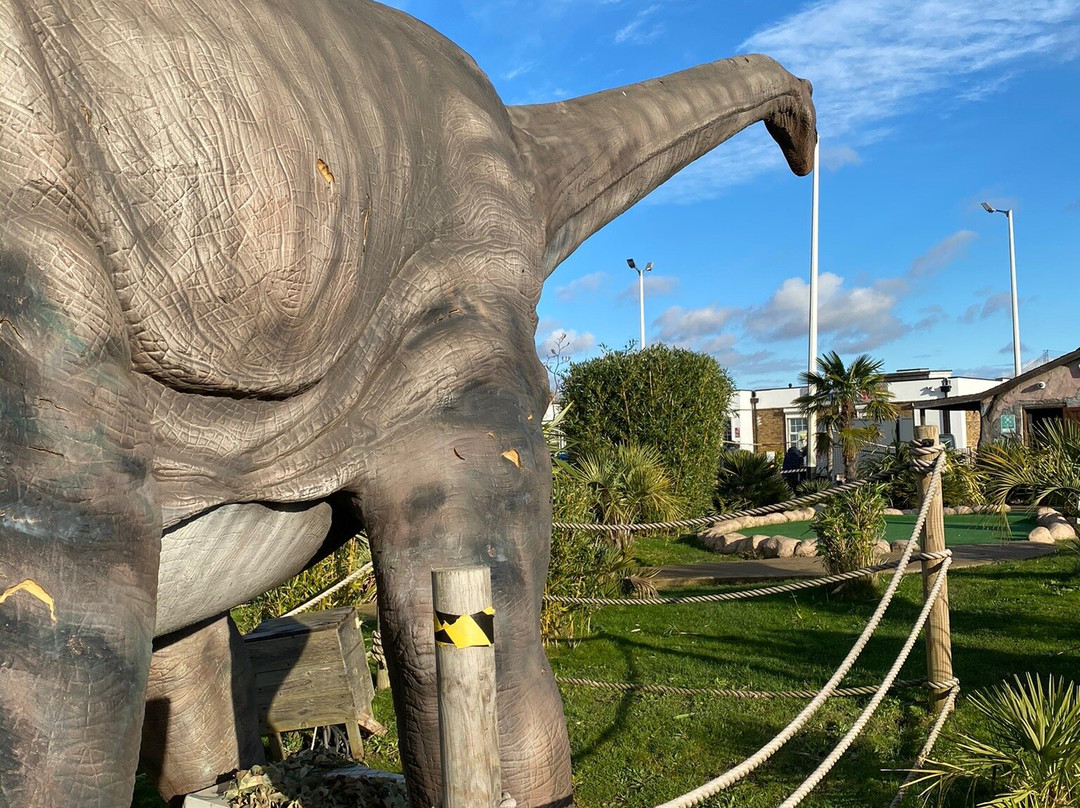 Dinosaur Escape Adventure Golf-Northolt必去景点