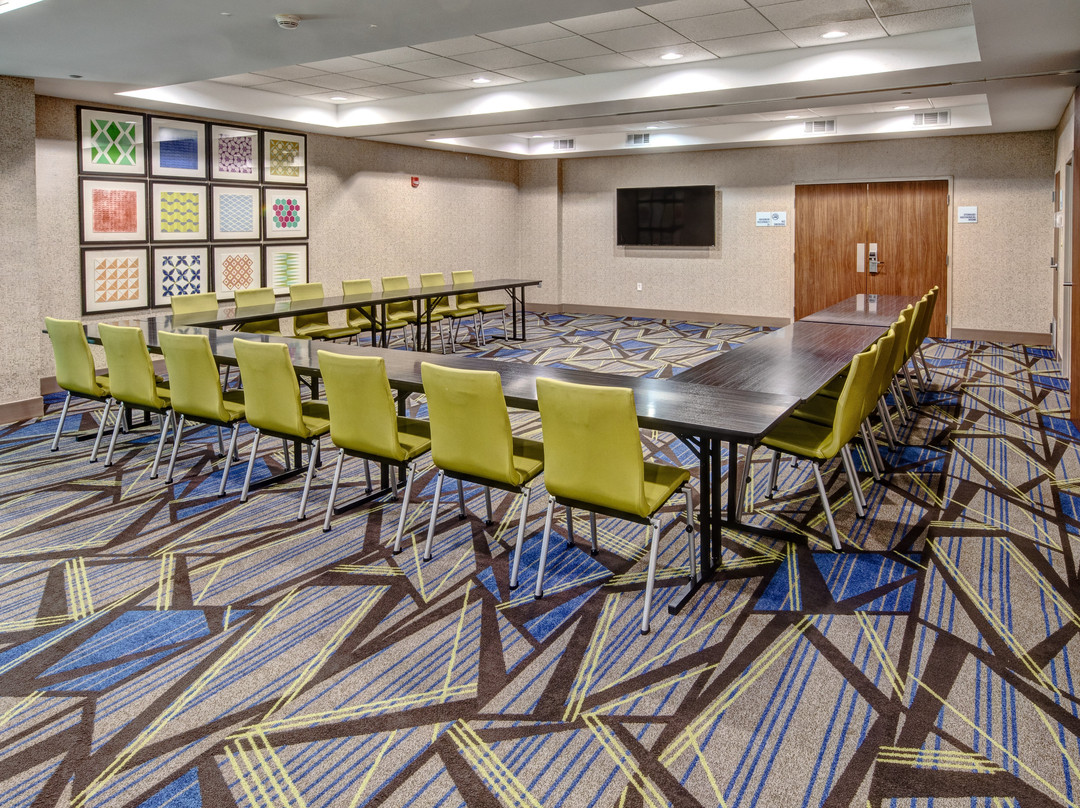 Holiday Inn Express & Suites Memphis Southwind by IHG主图
