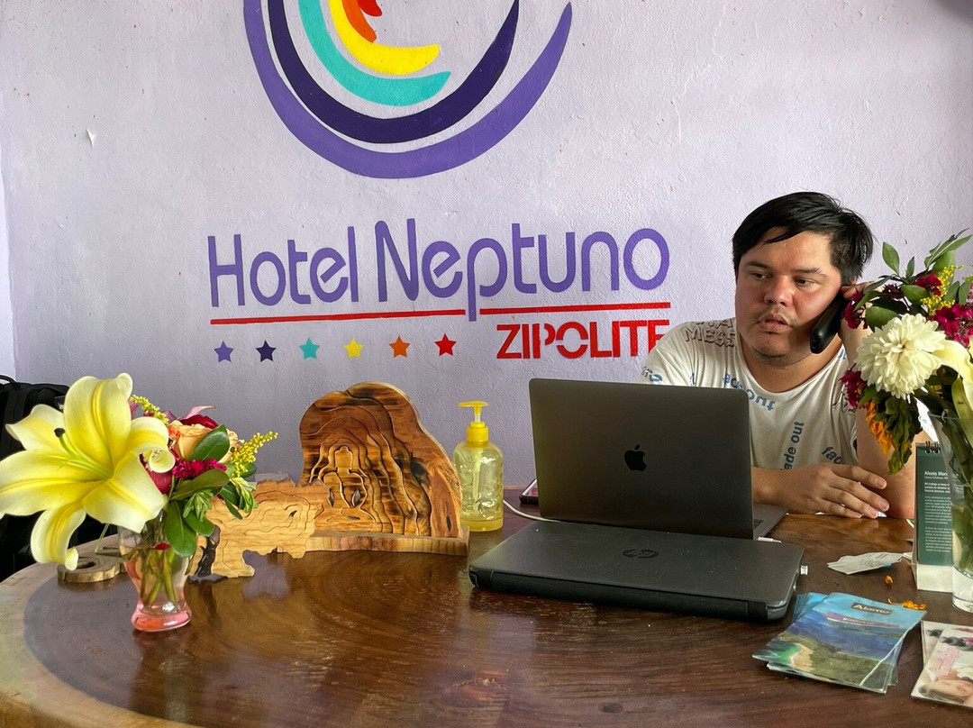 Hotel Neptuno主图