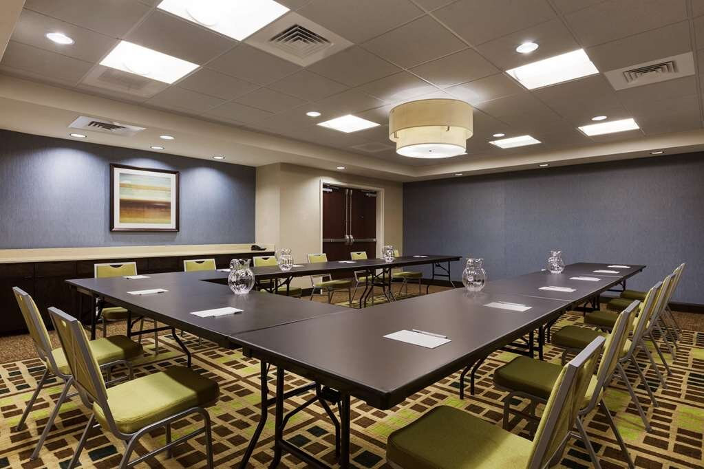 Hampton Inn & Suites Camp Springs/Andrews AFB主图