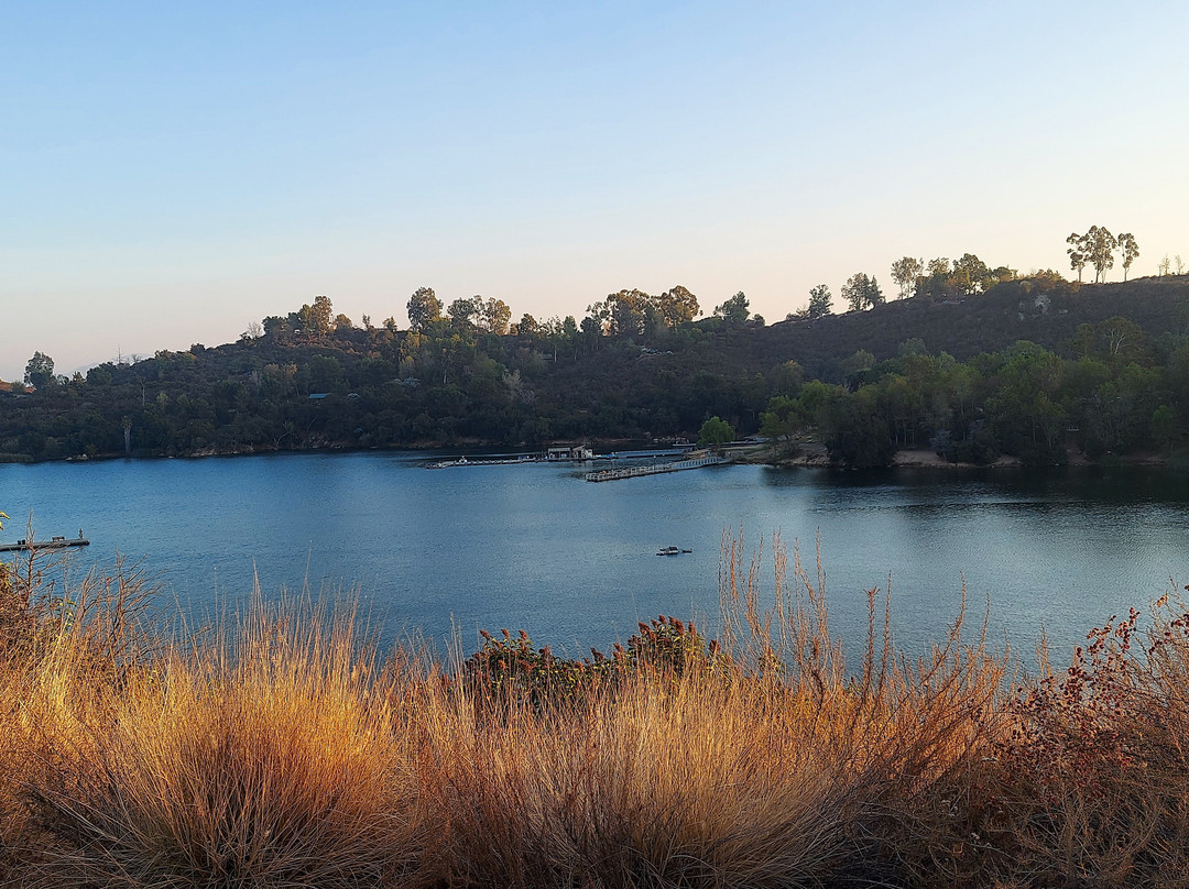 Dixon Lake景点图片