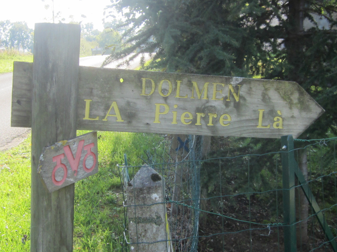 Dolmen De La Pierre Là景点图片