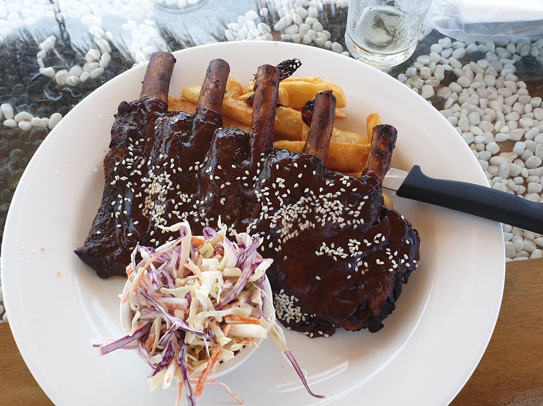 Woodgate Beach Hotel Motel主图