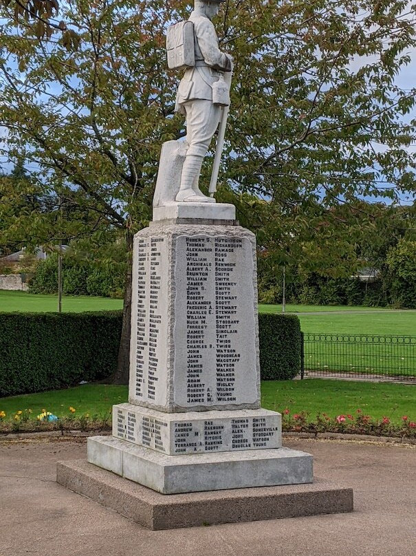 Bonnyrigg War Memorial景点图片