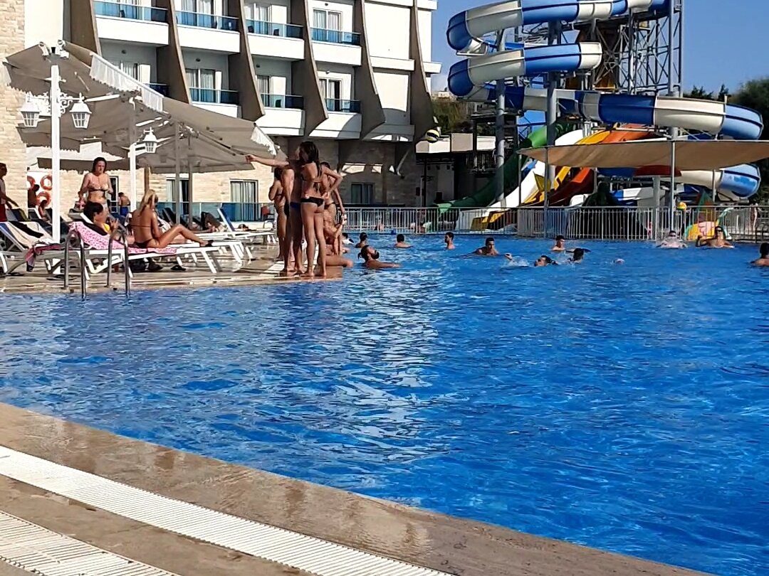 Ramada Resort Side-portrait
