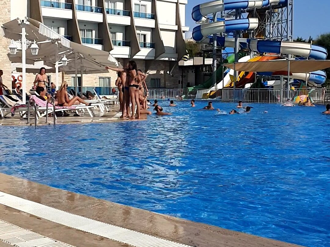 Ramada Resort Side主图