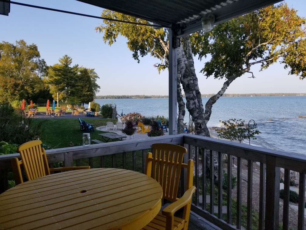 Beachfront Inn主图