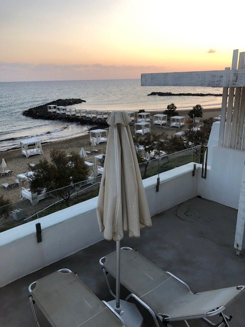 克诺索斯班阁楼海滩套房酒店主图