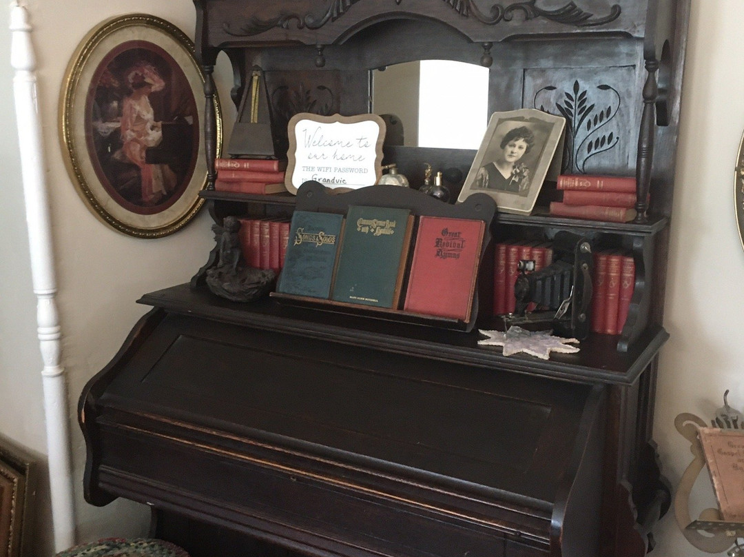 Grand Victorian Inn主图