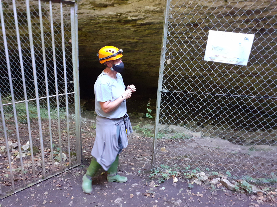 Cueva Palomera-Quintanilla del Rebollar必去景点