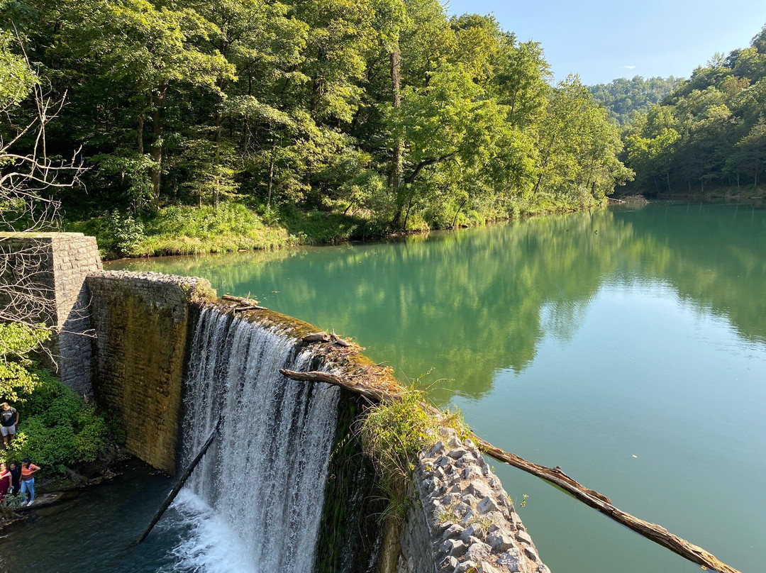 Angler's White River Resort主图