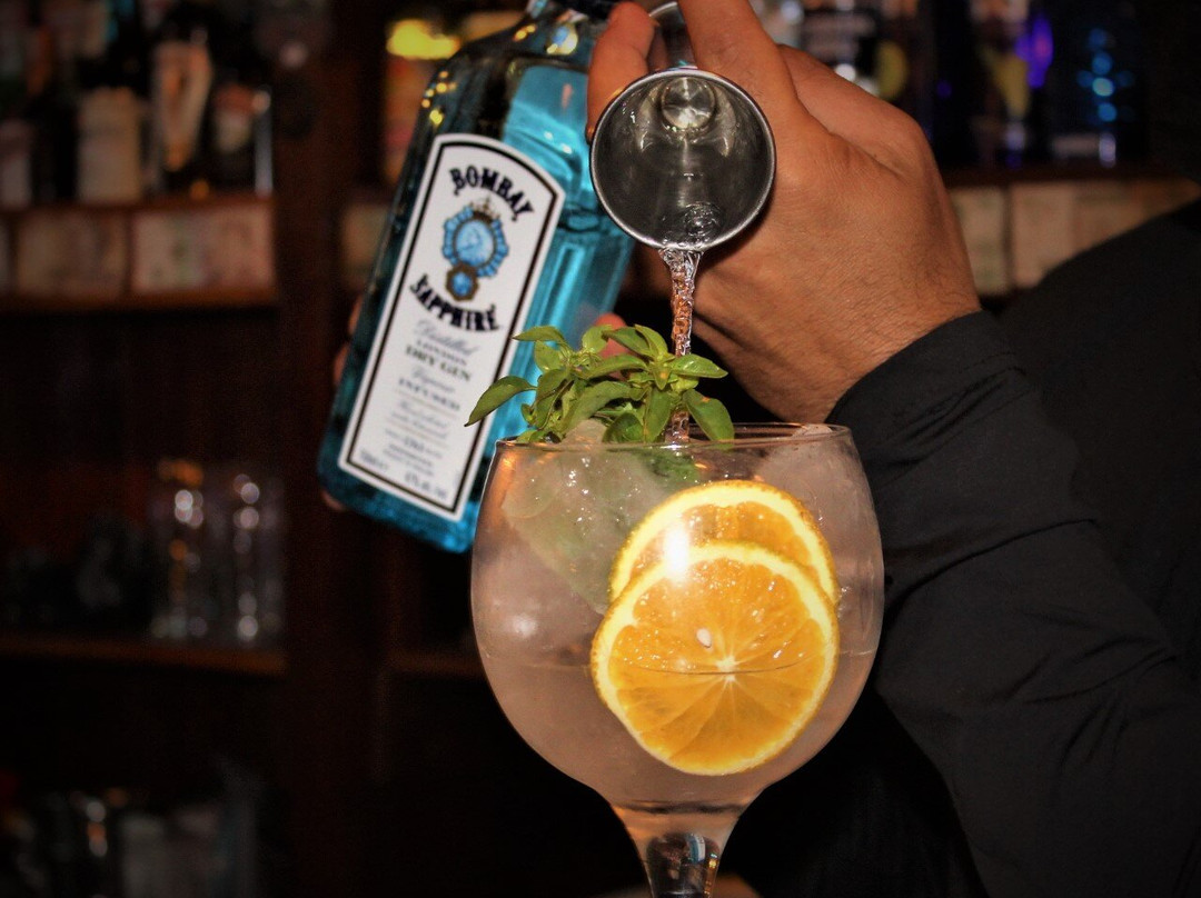 阿拉伊阿尔港餐馆和美食-El Farol Bar