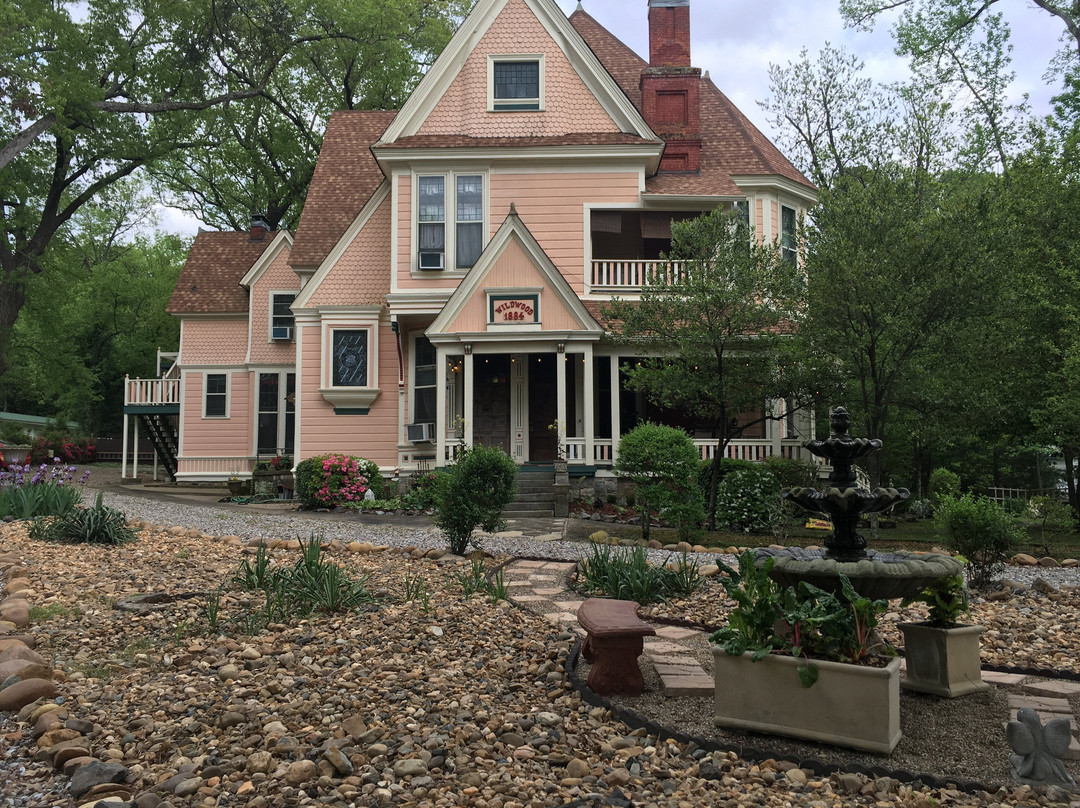1884 Wildwood Bed and Breakfast Inn主图
