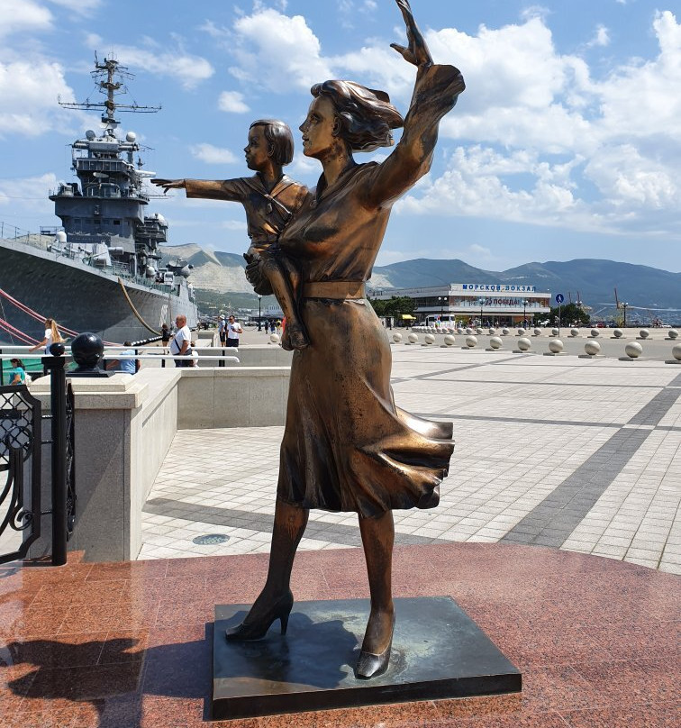 Monument to the Wifes of Sailors景点图片