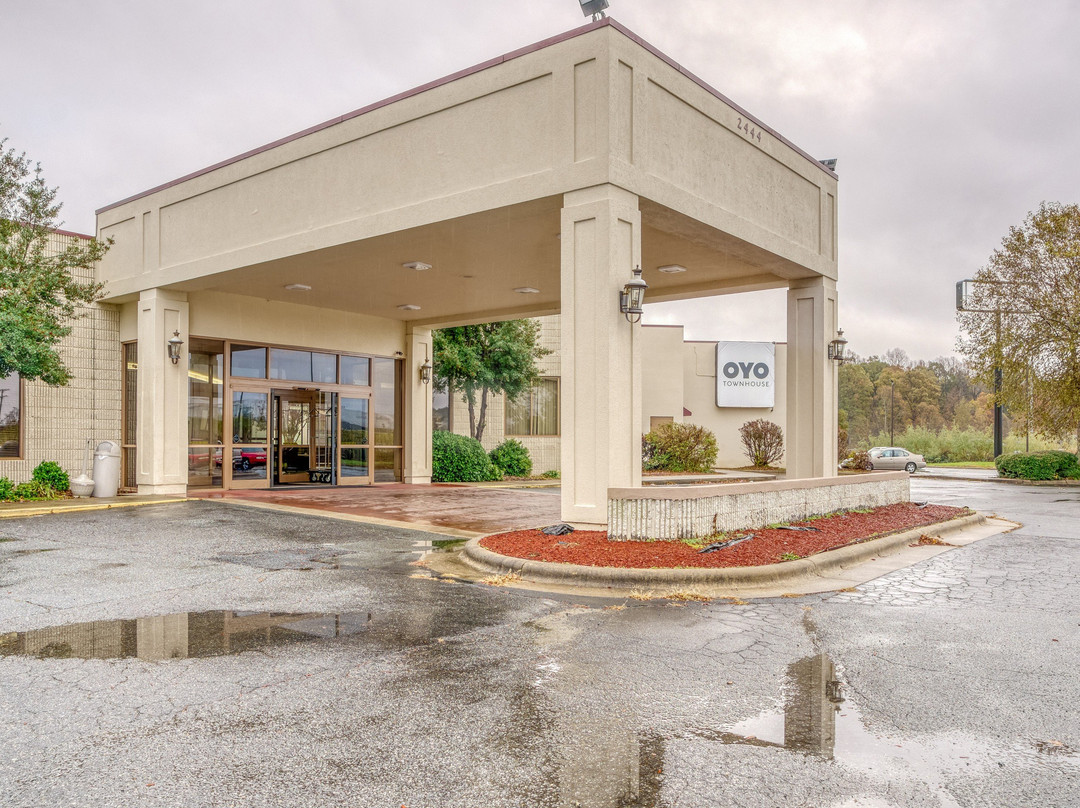 OYO Hotel Burlington South