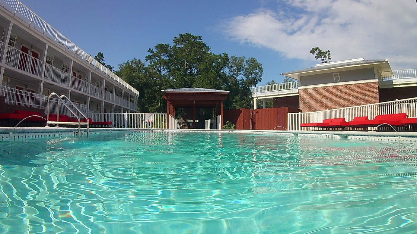 Swan Luxury Studio Apartments-泳池