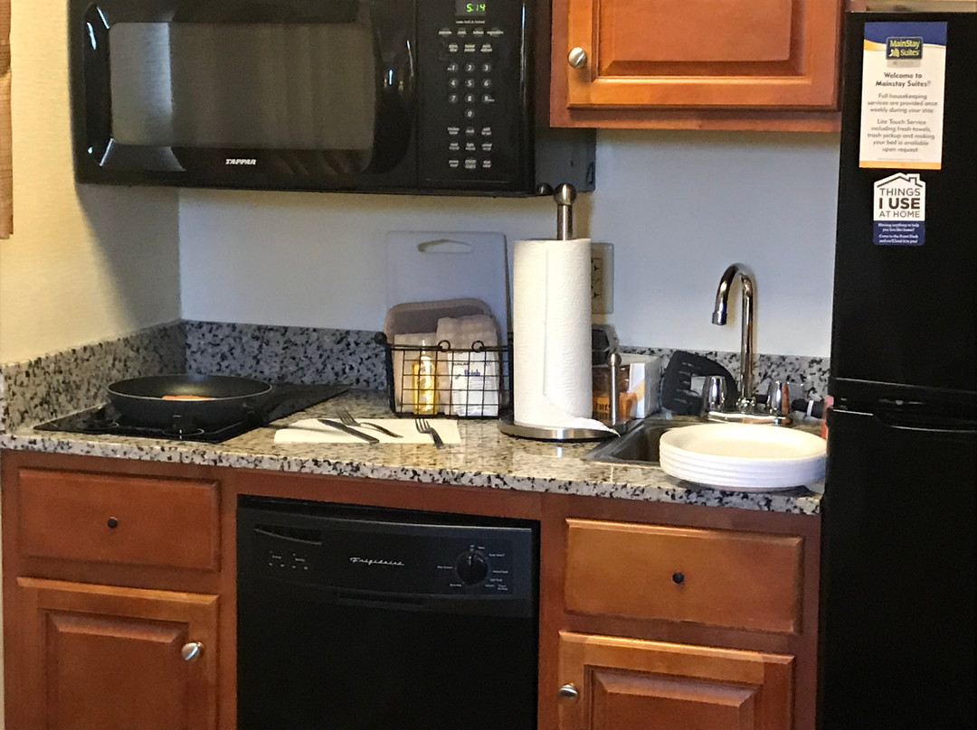 多佛尔曼斯戴套房酒店主图