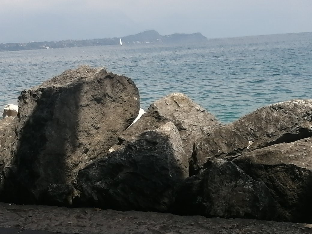 Lungolago di Desenzano sul Garda景点图片