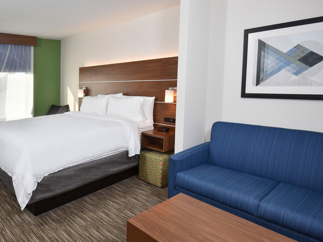 Holiday Inn Express & Suites Selma By IHG主图