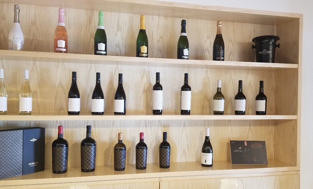 Combina con Vino景点图片