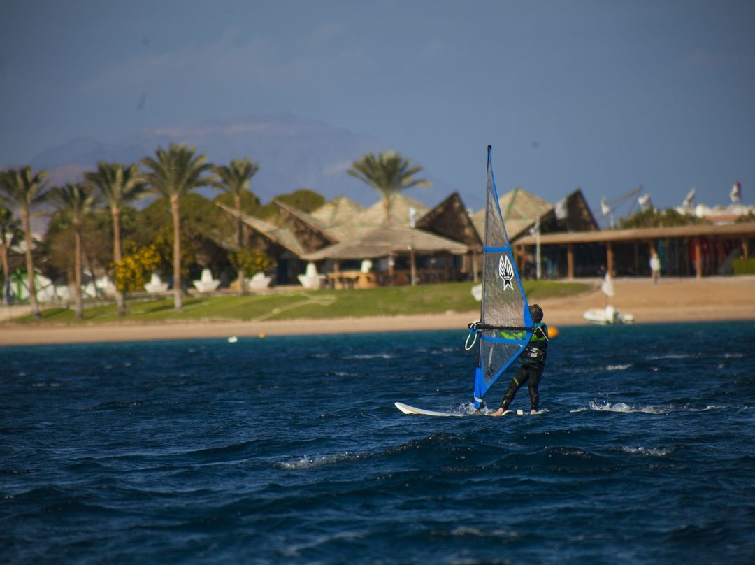 Winderland-达哈卜必去景点