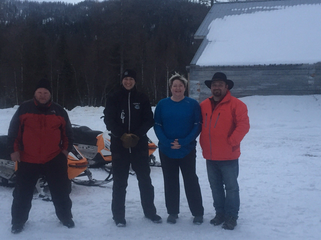 Swan Mountain Snowmobiling-Columbia Falls必去景点