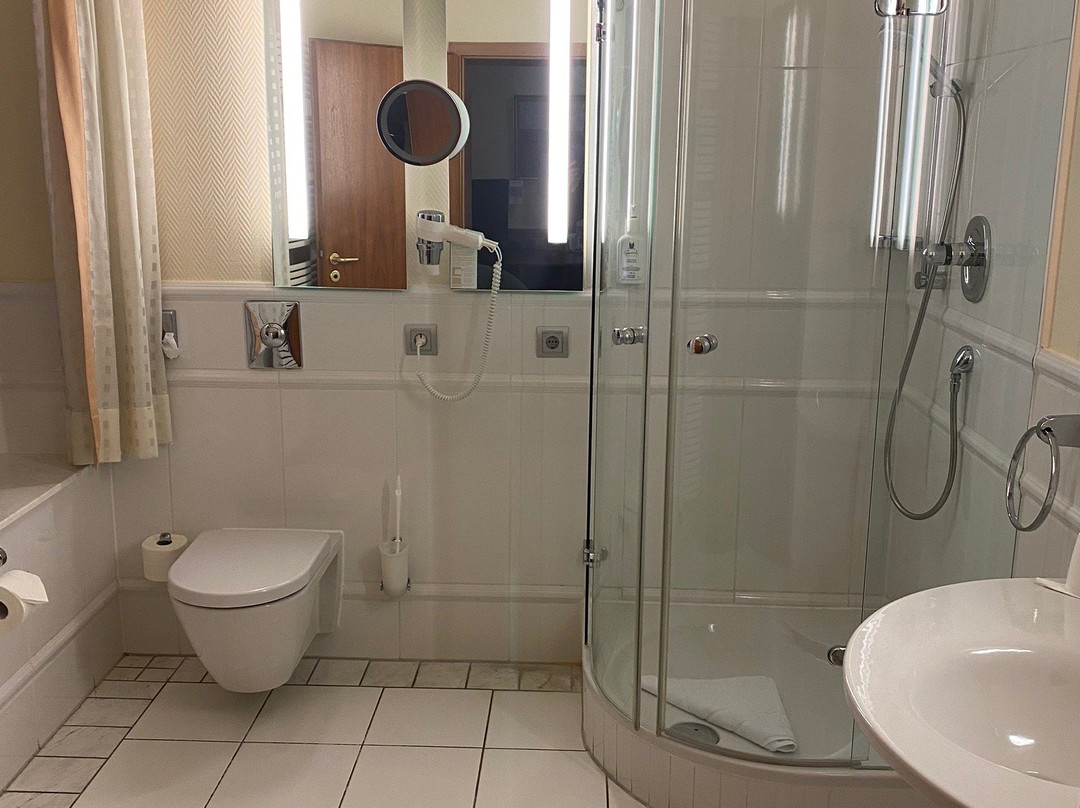 Victoria Hotel主图