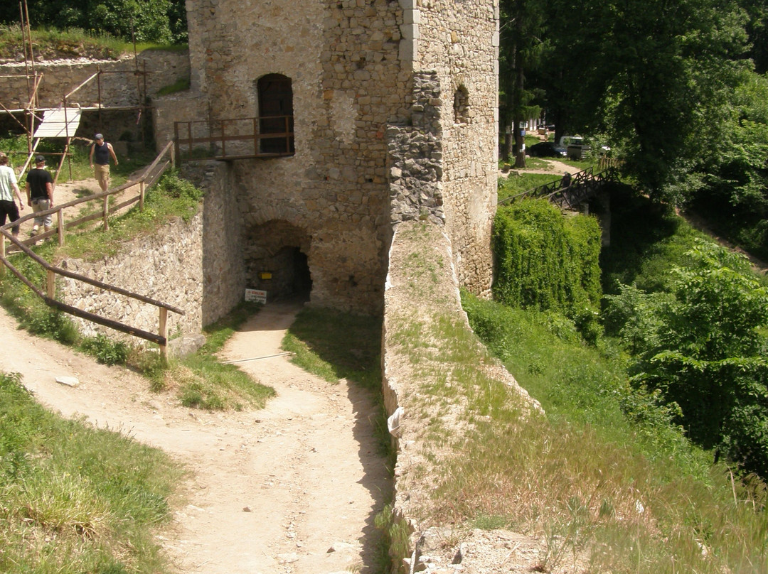 Castle Lukov景点图片