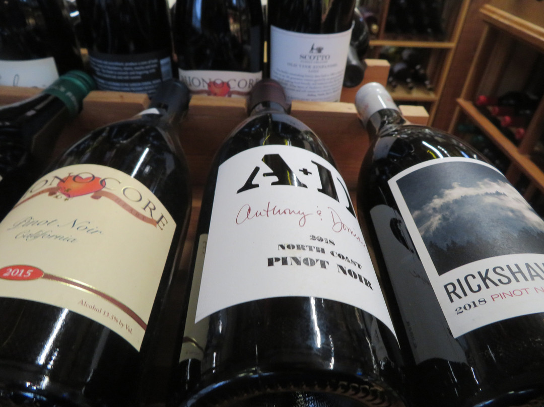 Arcangeli Grocery Company-佩斯卡德罗必去景点