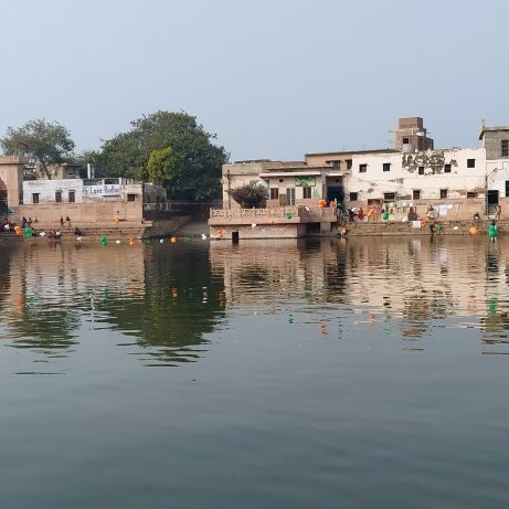 Radha Kund Lake景点图片
