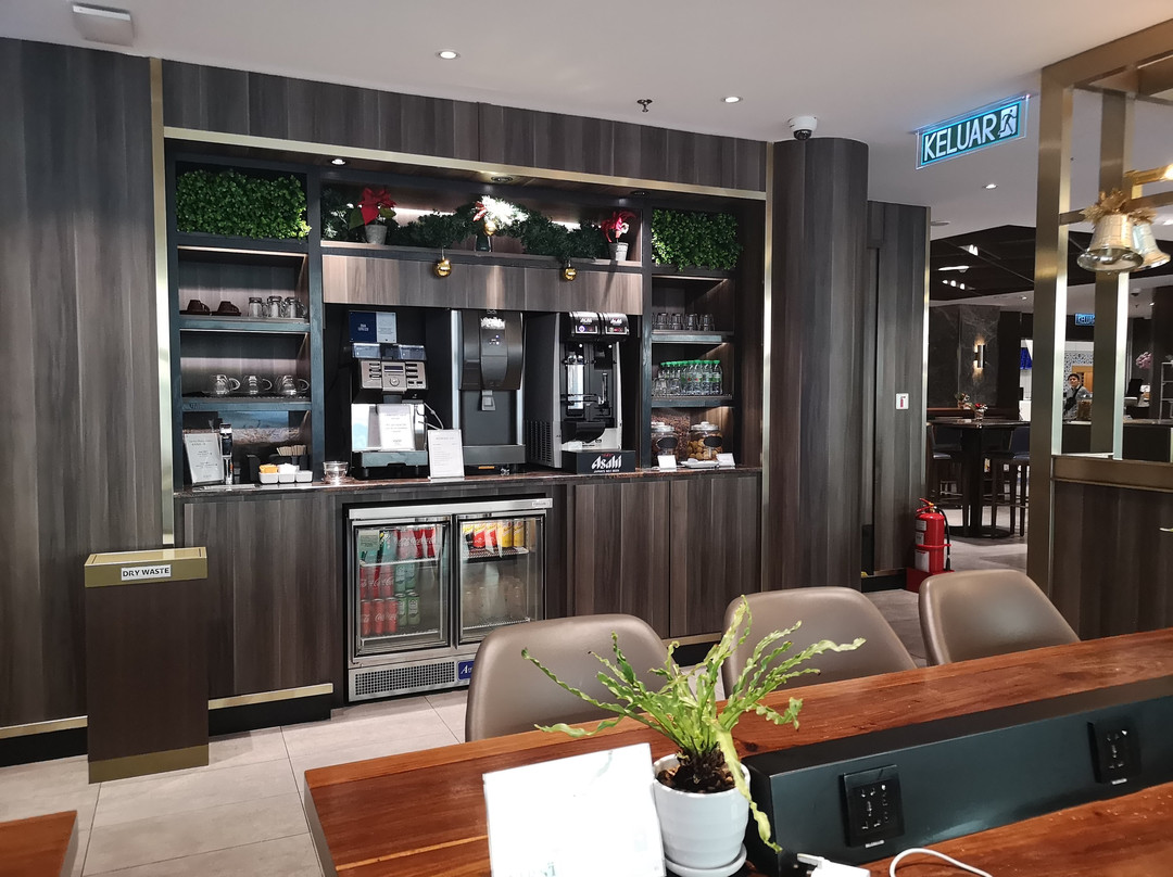 Plaza Premium First (International Departures, Satellite Terminal)-雪邦必去景点