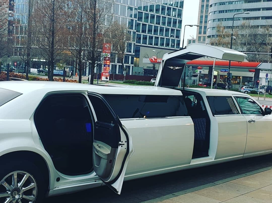 XXL Limousines - Warsaw Limo Service景点图片