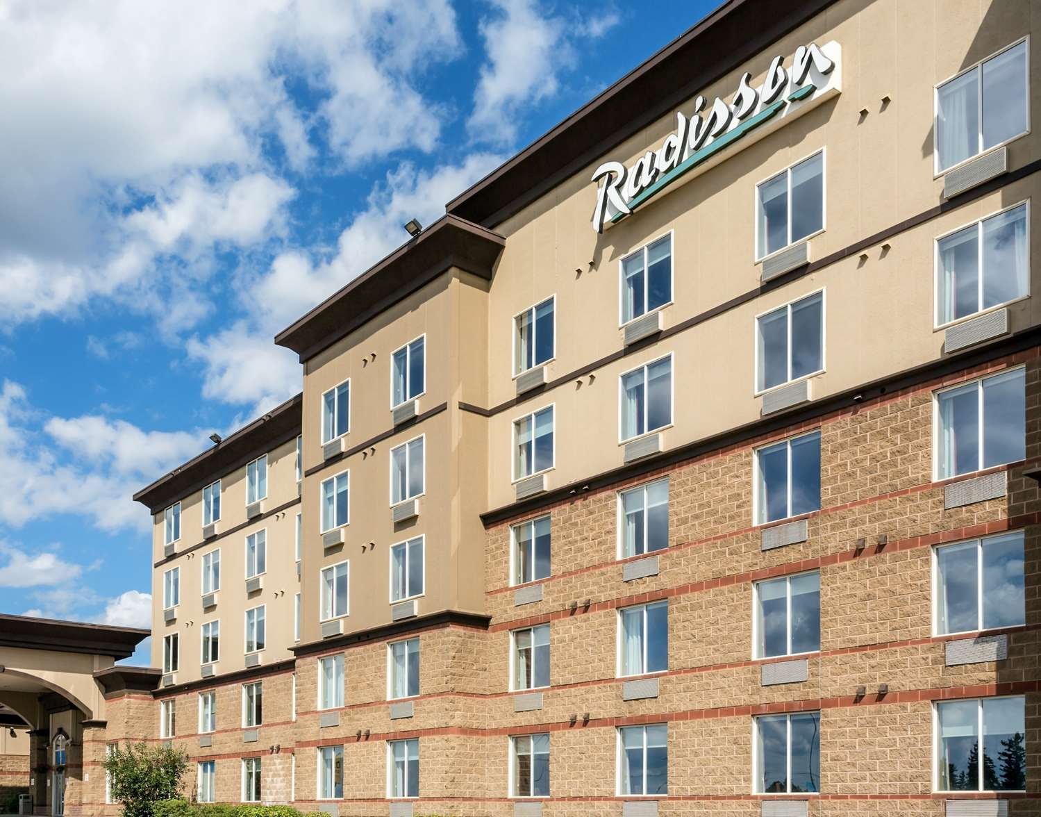 Radisson Hotel & Suites Fort McMurray-官方