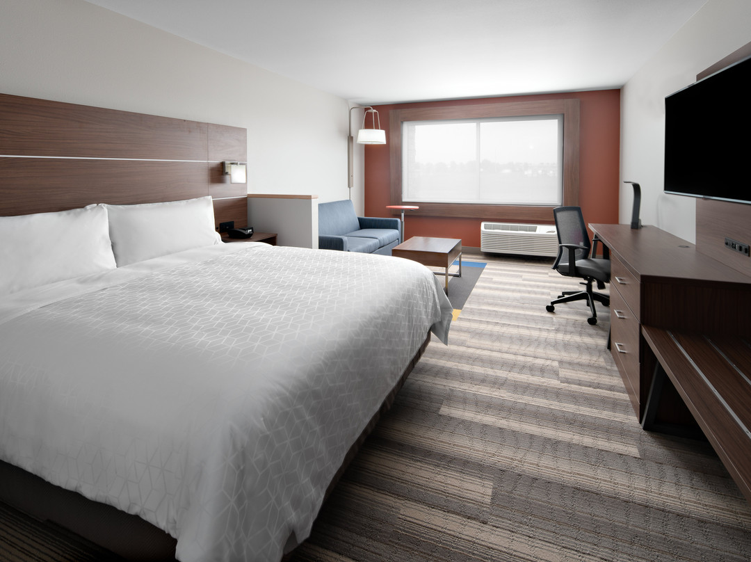Holiday Inn Express & Suites Elkhorn - Lake Geneva Area By IHG主图