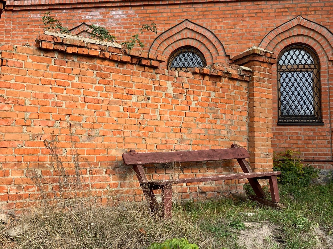 Okhtyrka Holy Trinity Monastery-Okhtyrka必去景点