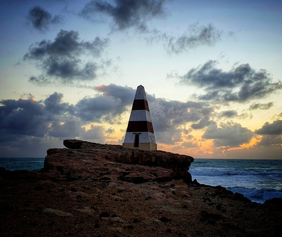 Cape Dombey Obelisk-罗布必去景点