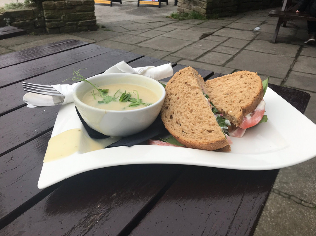 The Royal Hotel主图