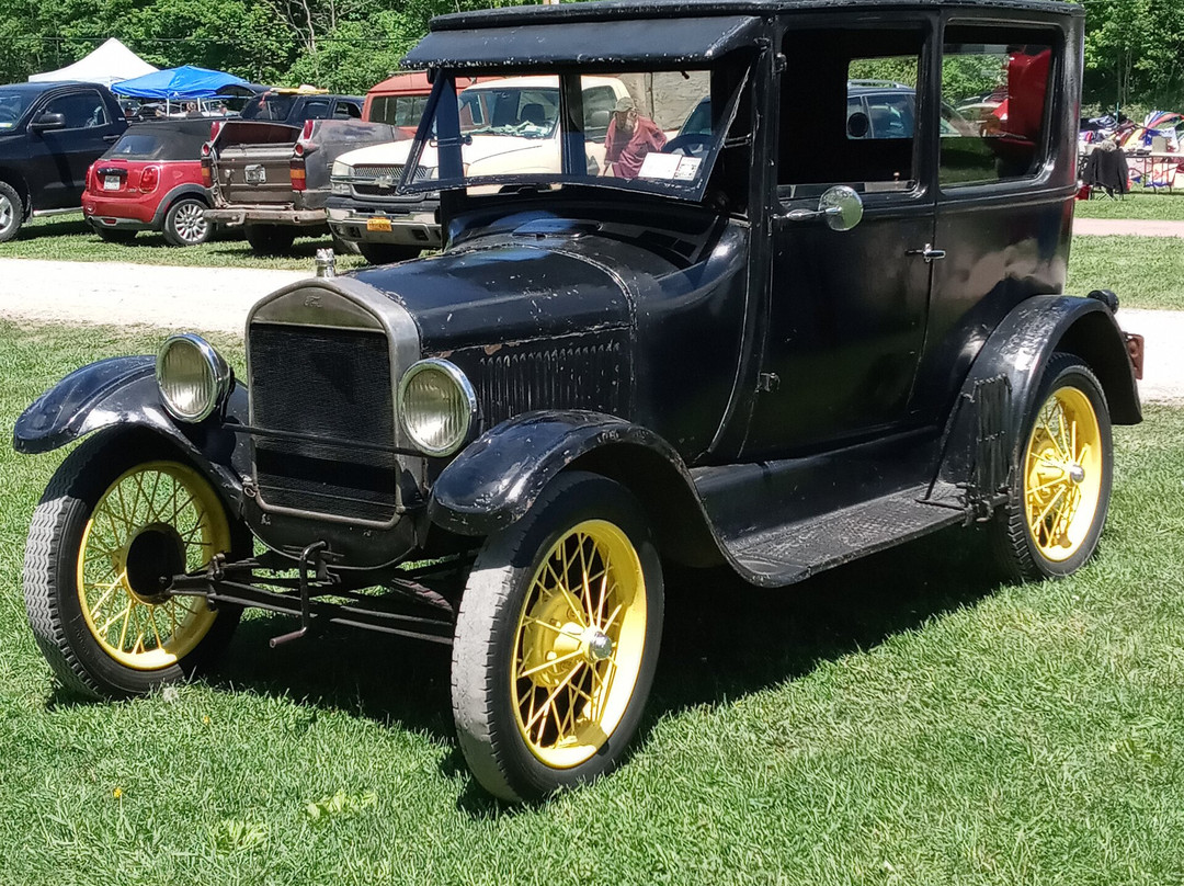 Creekside Flea Market
