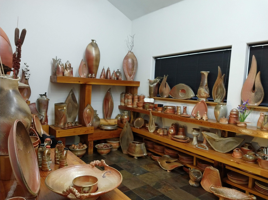 Enchanted Circle Pottery景点图片