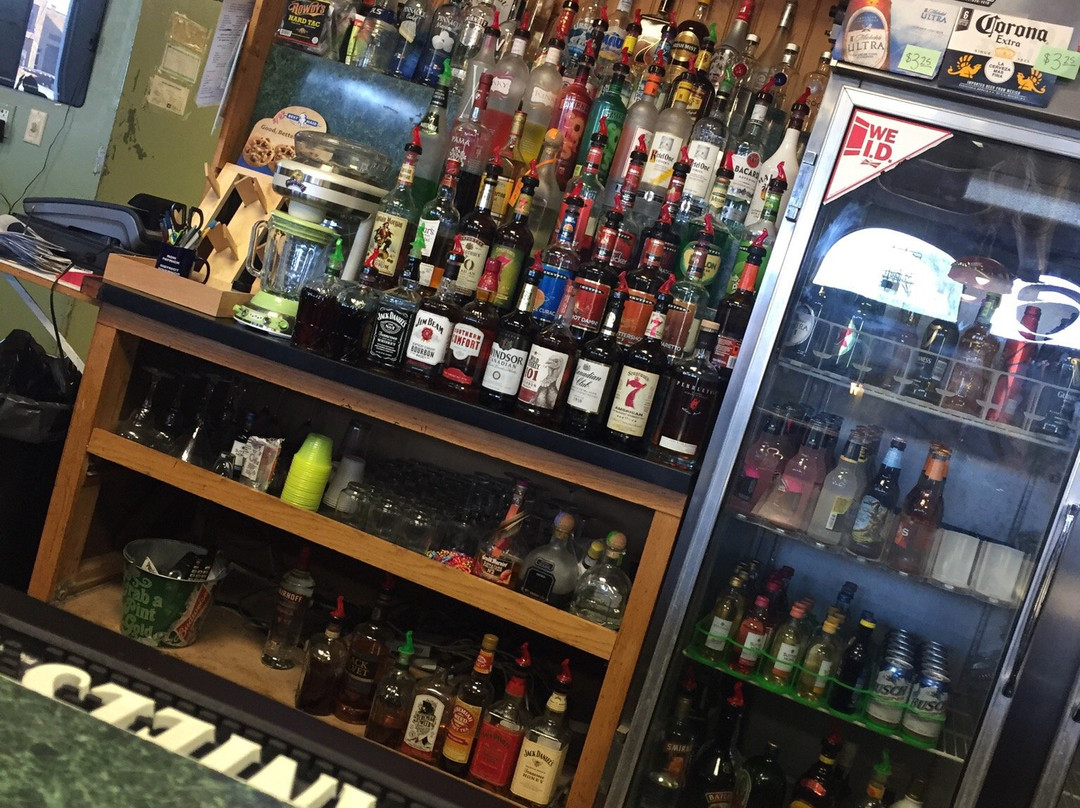 Amateur's Bar 'N Grill