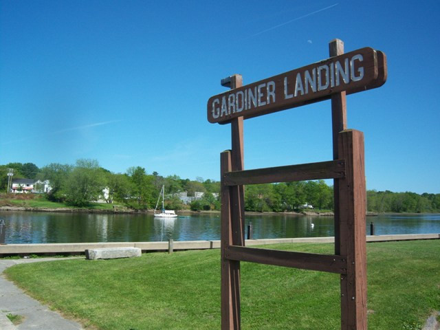 Gardiner Waterfront景点图片