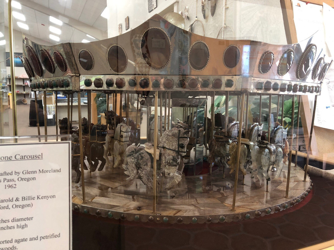 Crater Rock Museum-Central Point必去景点