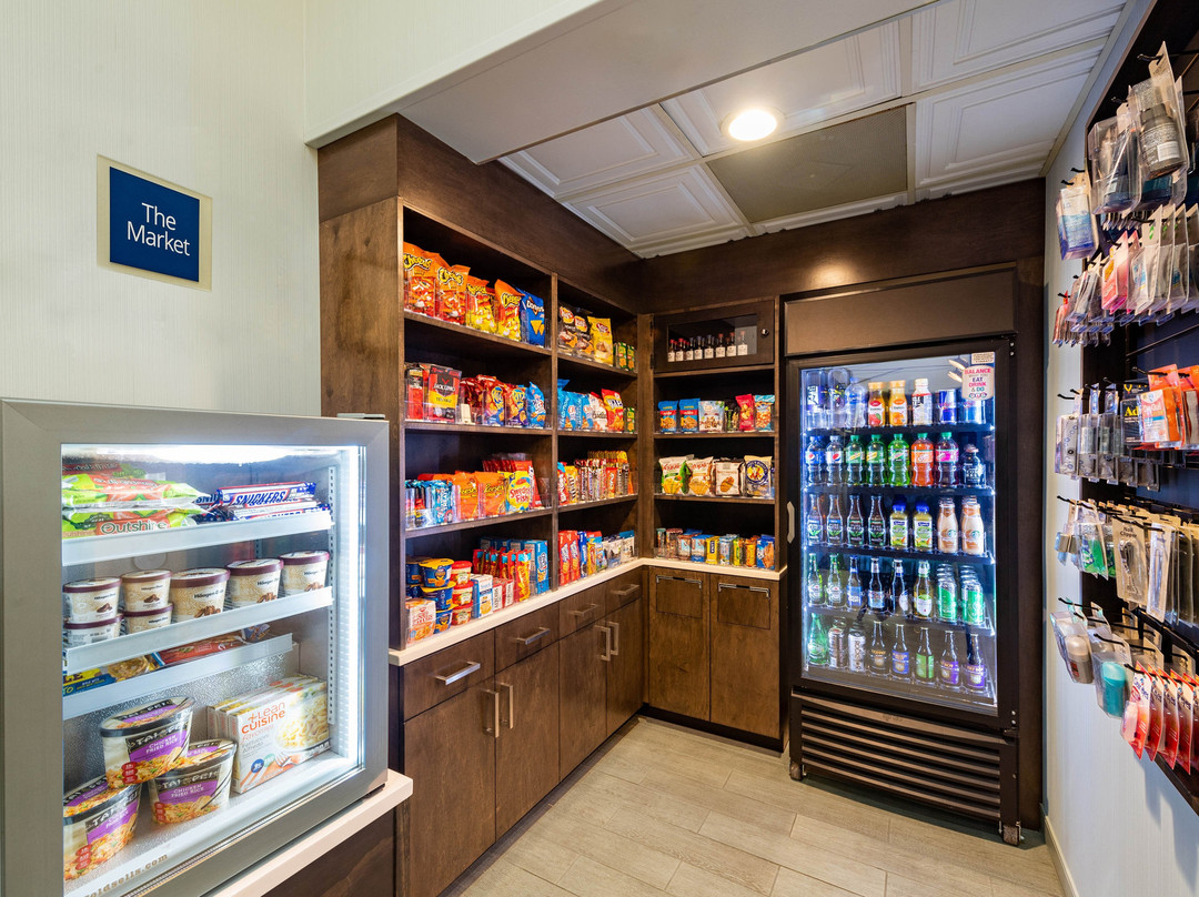 Four Points by Sheraton Charlotte - Lake Norman主图