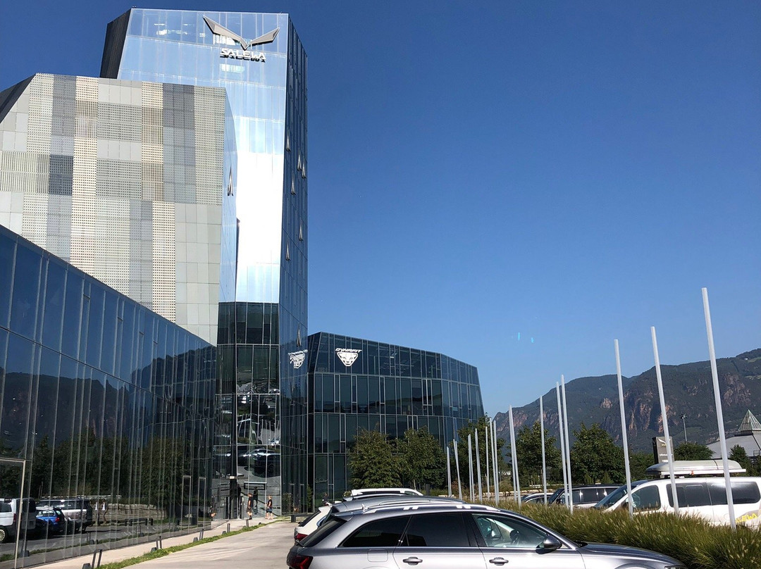 Salewa Cube景点图片