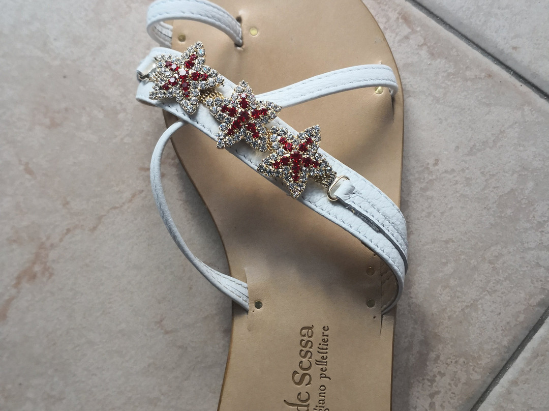 Davide Sessa Artigiano Pellettiere-普拉必去景点