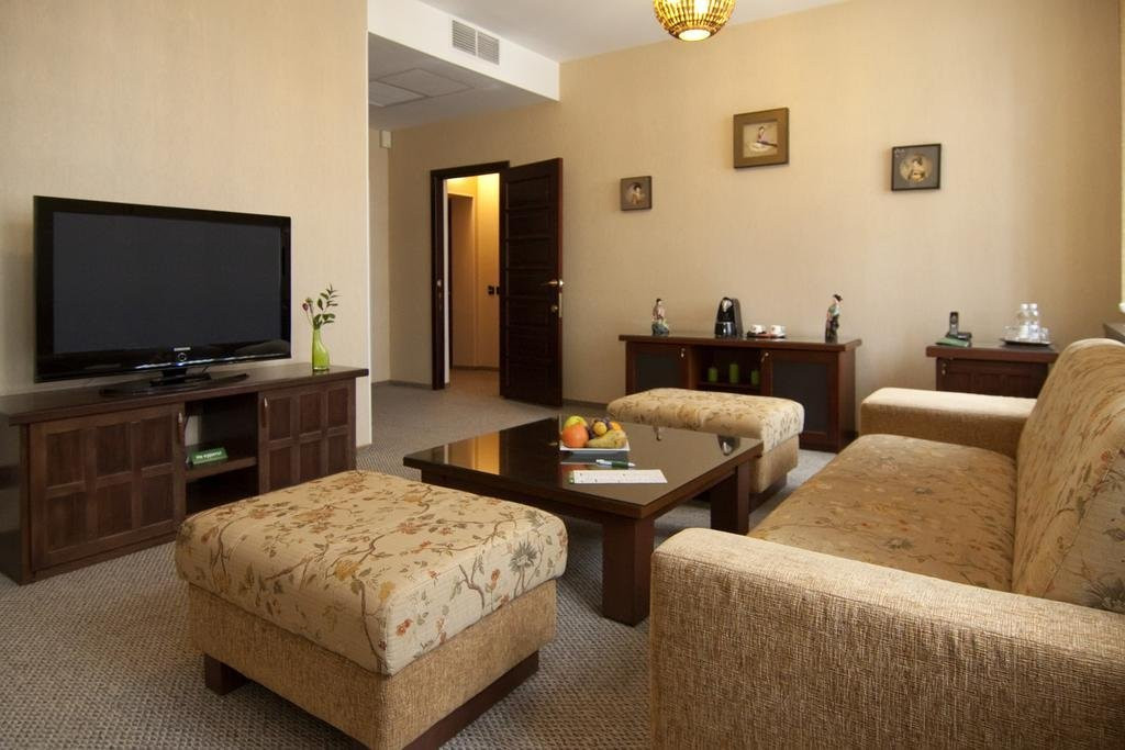 塔瑞克酒店主图