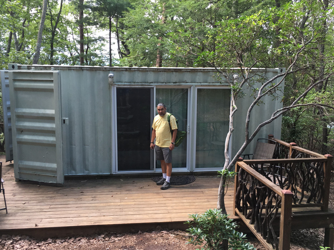 Barefoot Hills主图