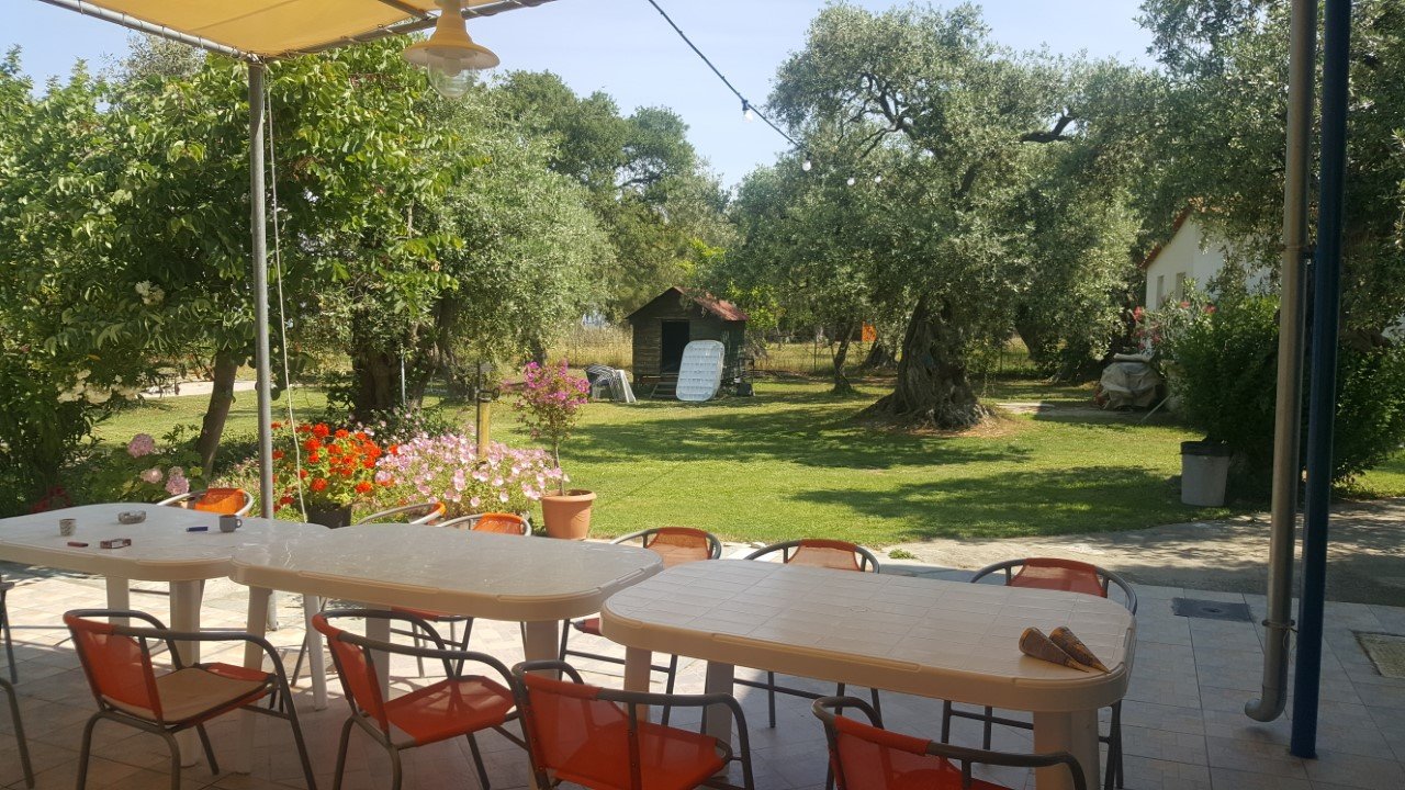 Pension Karadolas-餐饮